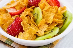 Кукурузные хлопья с фруктами